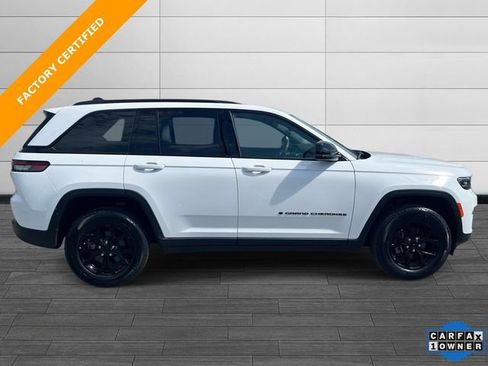 Certified 2024 Jeep Grand Cherokee Altitude AWD/4WD image 3