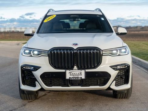 Used 2022 BMW X7 M50i w/ Dynamic Handling Package image 2