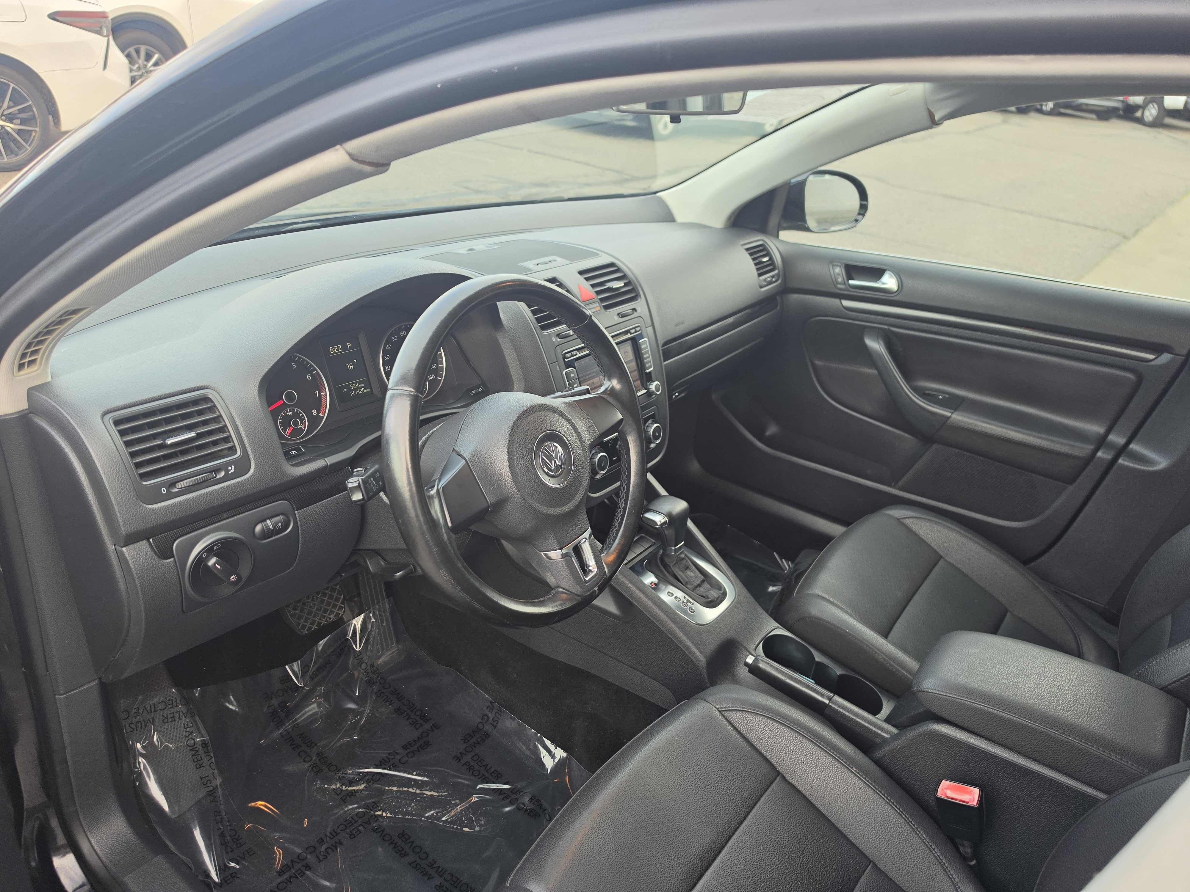 Used 2010 Volkswagen Jetta SE FWD image 11