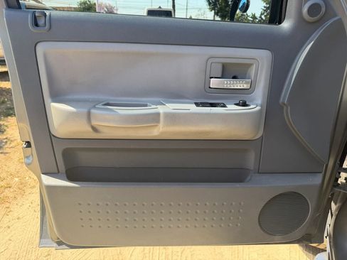Used 2006 Dodge Dakota Laramie image 11