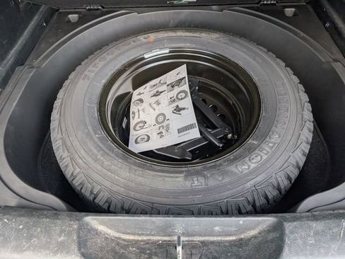 Used 2018 Jeep Cherokee Trailhawk w/ Quick Order Package 27L image 19