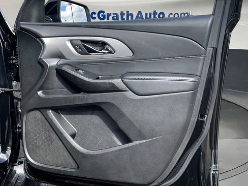 Used 2023 Chevrolet Traverse LT AWD/4WD image 32