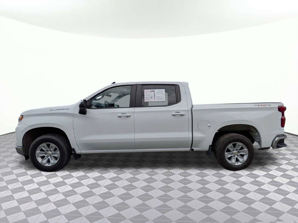 Used 2025 Chevrolet Silverado 1500 LT AWD/4WD image 7