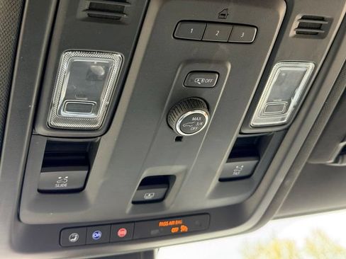 Used 2021 Chevrolet Tahoe LT AWD/4WD image 18