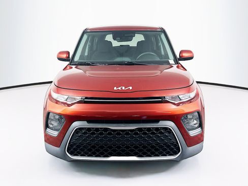 Used 2022 Kia Soul LX w/ Technology Package FWD image 2