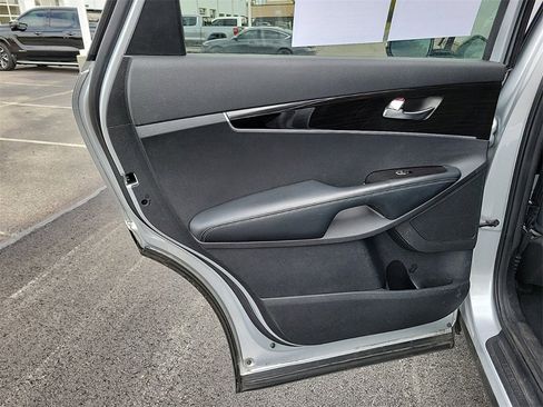 Used 2019 Kia Sorento L image 13