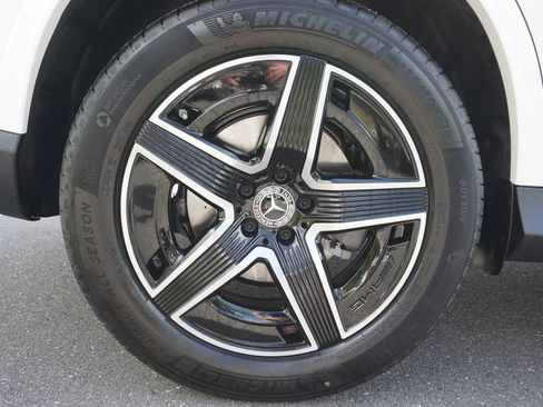 Certified 2025 Mercedes-Benz GLC 300 4MATIC image 19