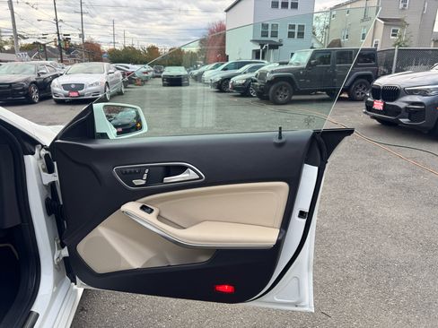 Used 2019 Mercedes-Benz CLA 250 image 17
