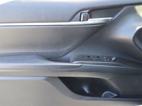 Used 2022 Toyota Camry LE image 23