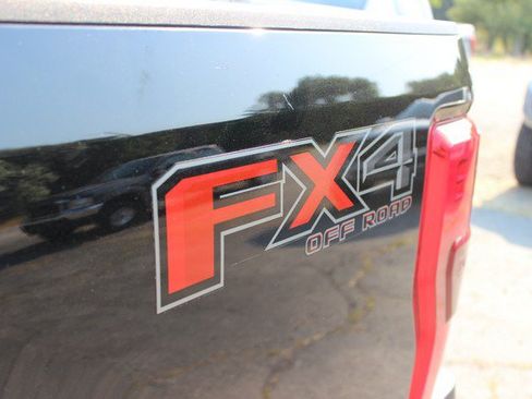 Used 2018 Ford F250 Platinum w/ FX4 Off-Road Package AWD/4WD image 5
