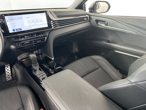 Used 2025 Toyota Camry XSE FWD image 23