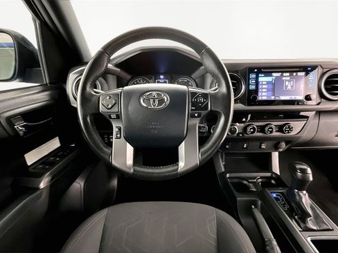 Used 2017 Toyota Tacoma TRD Off-Road image 9