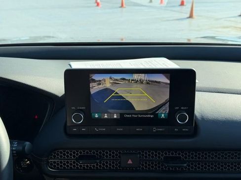 Used 2025 Honda HR-V Sport image 17