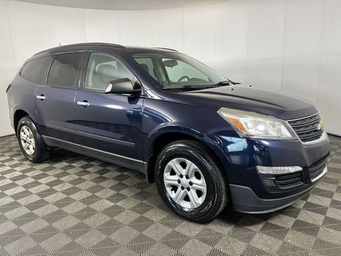 Used 2017 Chevrolet Traverse LS FWD image 4