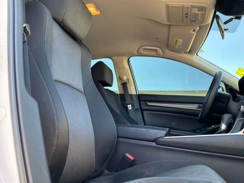Used 2018 Honda Accord LX image 19