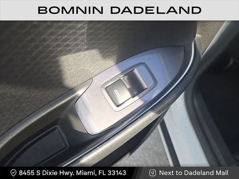 Used 2021 Chevrolet Malibu LT image 11