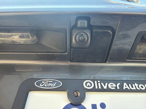 Used 2021 Toyota Highlander XLE AWD/4WD image 21