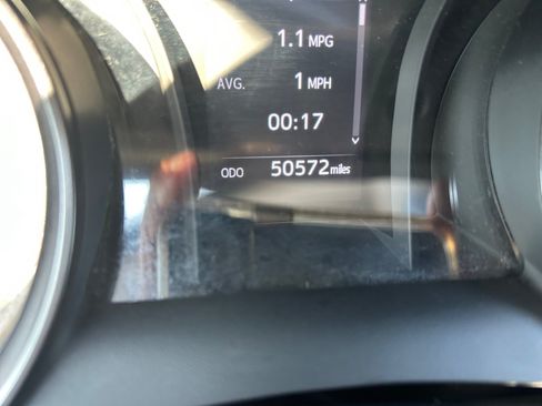 Used 2023 Toyota Camry SE FWD image 2