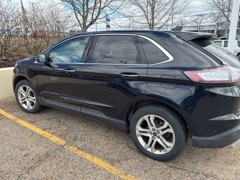 Used 2018 Ford Edge Titanium image 2