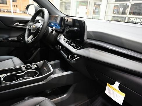 New 2026 Chevrolet Equinox LT w/ Convenience Package II image 13