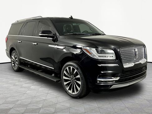 Used 2019 Lincoln Navigator L Select AWD/4WD image 3