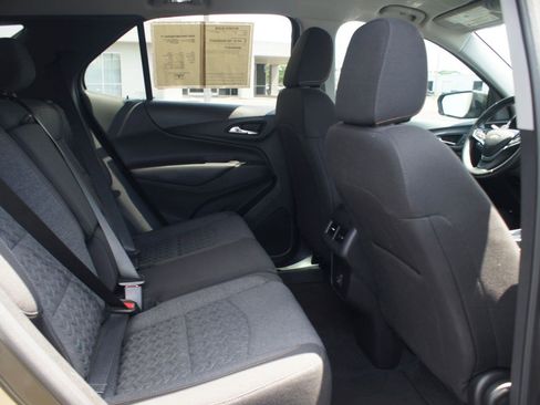 Used 2024 Chevrolet Equinox LT FWD image 21