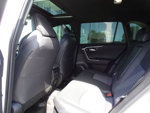 Used 2024 Toyota RAV4 XSE w/ Weather Package AWD/4WD image 15