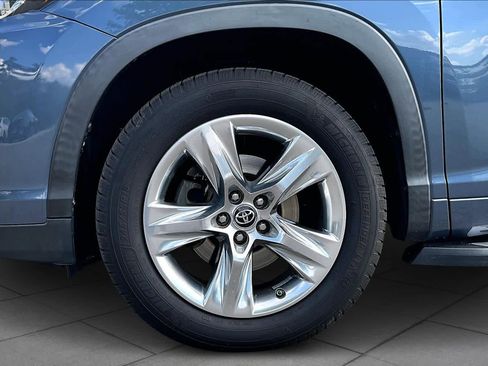 Used 2017 Toyota Highlander Limited image 11