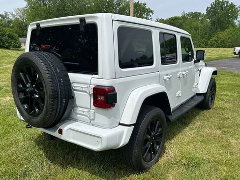 Used 2021 Jeep Wrangler Unlimited Sahara AWD/4WD image 3