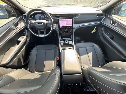New 2025 Jeep Grand Cherokee L Limited w/ Black Appearance Package image 24