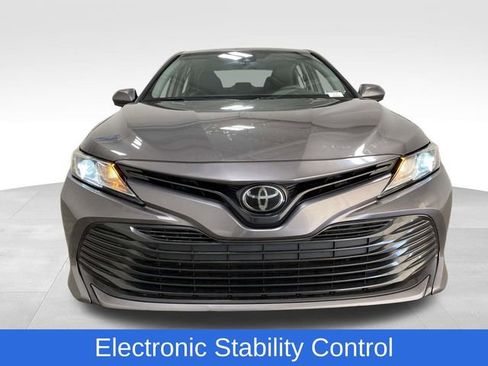 Used 2019 Toyota Camry LE image 7