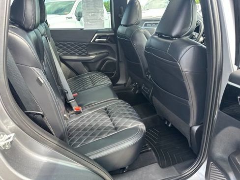 Used 2023 Mitsubishi Outlander SEL Black Edition AWD/4WD image 10