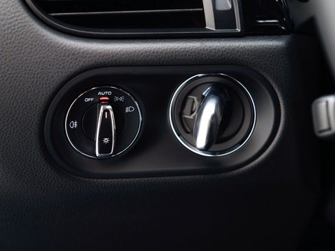Certified 2026 Porsche Macan AWD/4WD image 28