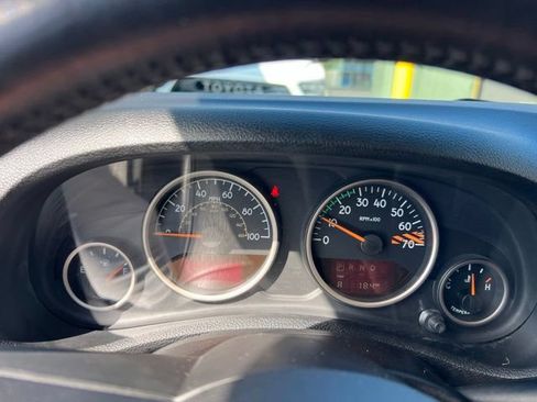 Used 2016 Jeep Wrangler Unlimited Sahara AWD/4WD image 9