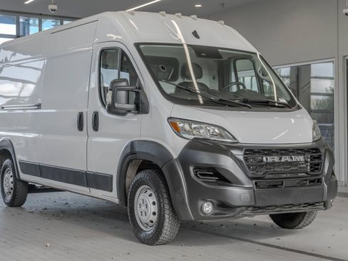 Used 2025 RAM ProMaster 2500 w/ Convenience Group FWD image 21
