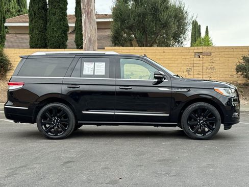 Used 2022 Lincoln Navigator Reserve AWD/4WD image 8