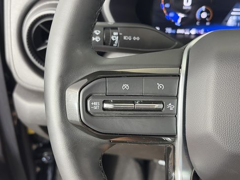 Used 2025 Chevrolet Colorado Trail Boss AWD/4WD image 28