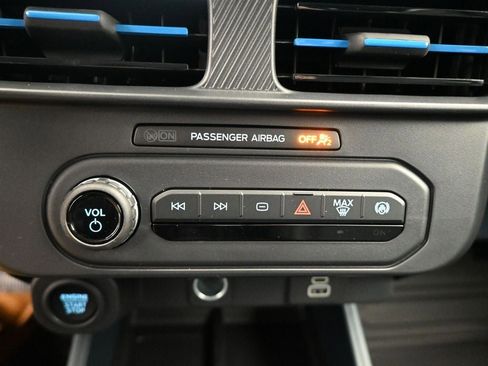 New 2026 Ford Maverick Lobo AWD/4WD image 16