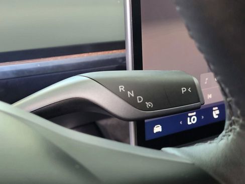 Used 2025 Tesla Model Y Performance AWD/4WD image 23