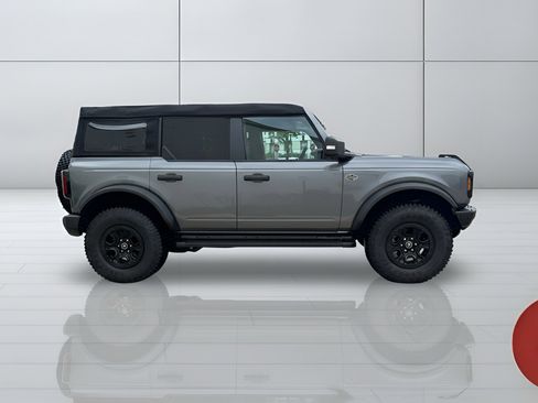 Used 2024 Ford Bronco Wildtrak image 8