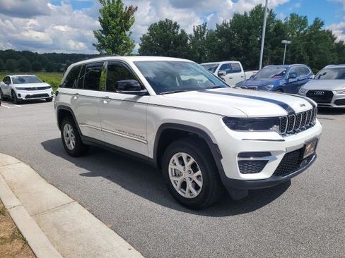Used 2023 Jeep Grand Cherokee Limited RWD image 1