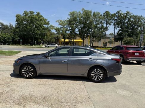 Used 2023 Nissan Altima 2.5 SV FWD image 8