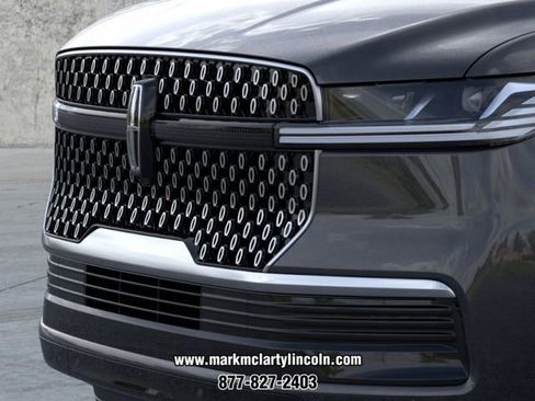 New 2026 Lincoln Navigator Premiere AWD/4WD image 17