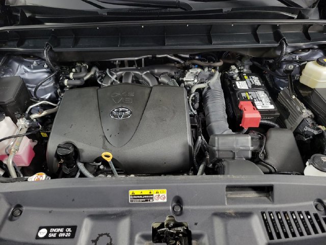 Used 2021 Toyota Highlander XLE FWD image 13