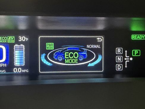 Used 2017 Toyota Prius Two Hybrid image 18