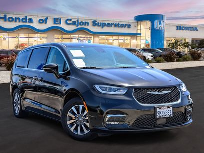 Used 2024 Chrysler Pacifica Limited