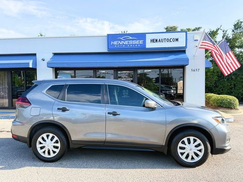Used 2020 Nissan Rogue S FWD image 24