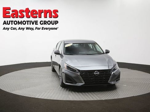 Used 2025 Nissan Altima 2.5 SV FWD image 51
