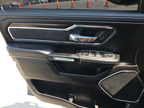 Used 2022 RAM 1500 Laramie AWD/4WD image 11