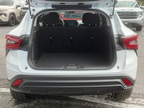 New 2026 Chevrolet Trax LS w/ LS Convenience Package FWD image 8